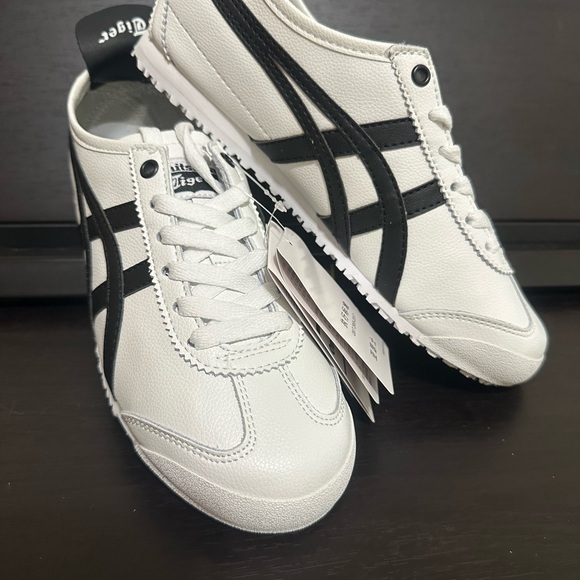 Onitsuka Tiger by Asics White and Black Casual Shoes - Picture 6 of 14